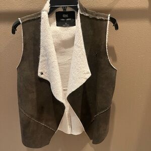 Naked Zebra faux fur vest size small